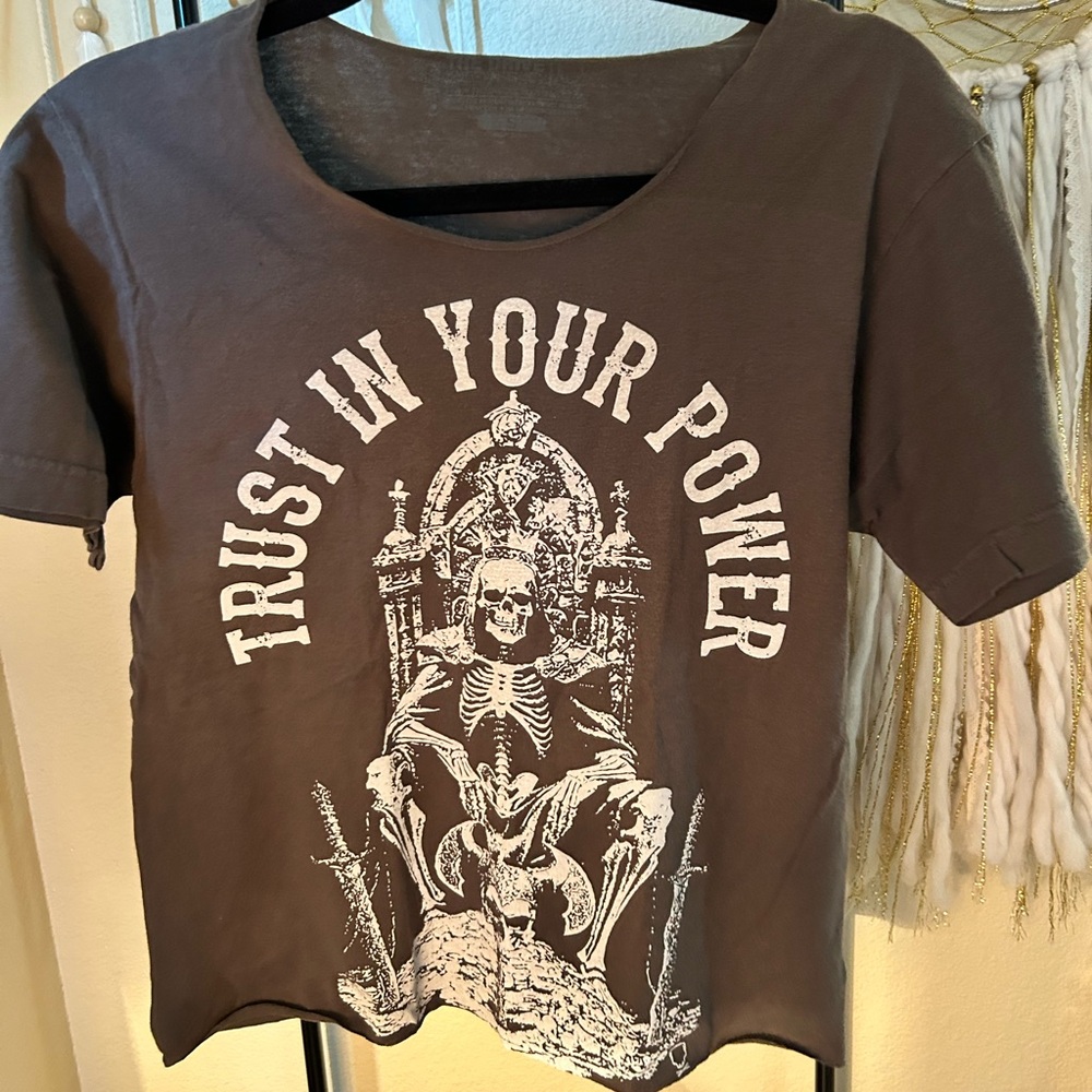 The Drive Graphic Tee size S - Trust In Your Power